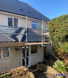 New roof being installed in Birchgrove