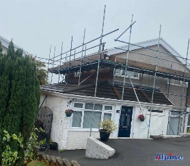 New roof being installed in Glais